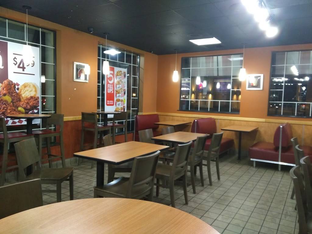 KFC | restaurant | 2339 S Wayne Rd, Westland, MI 48186, USA | 7343261750 OR +1 734-326-1750