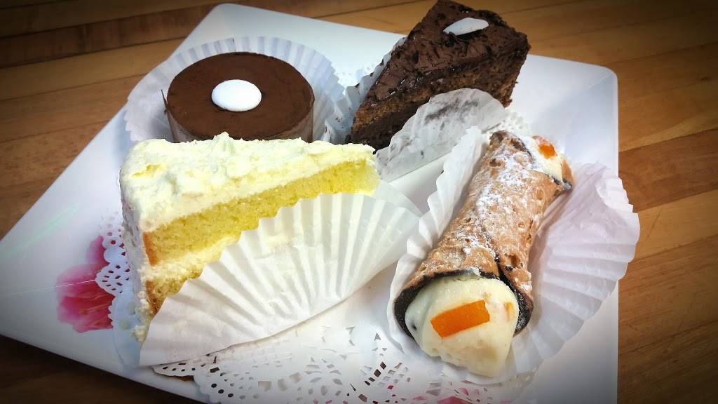 Adrians Trattoria | restaurant | 17709 Vanowen St, Reseda, CA 91335, USA | 8188811846 OR +1 818-881-1846