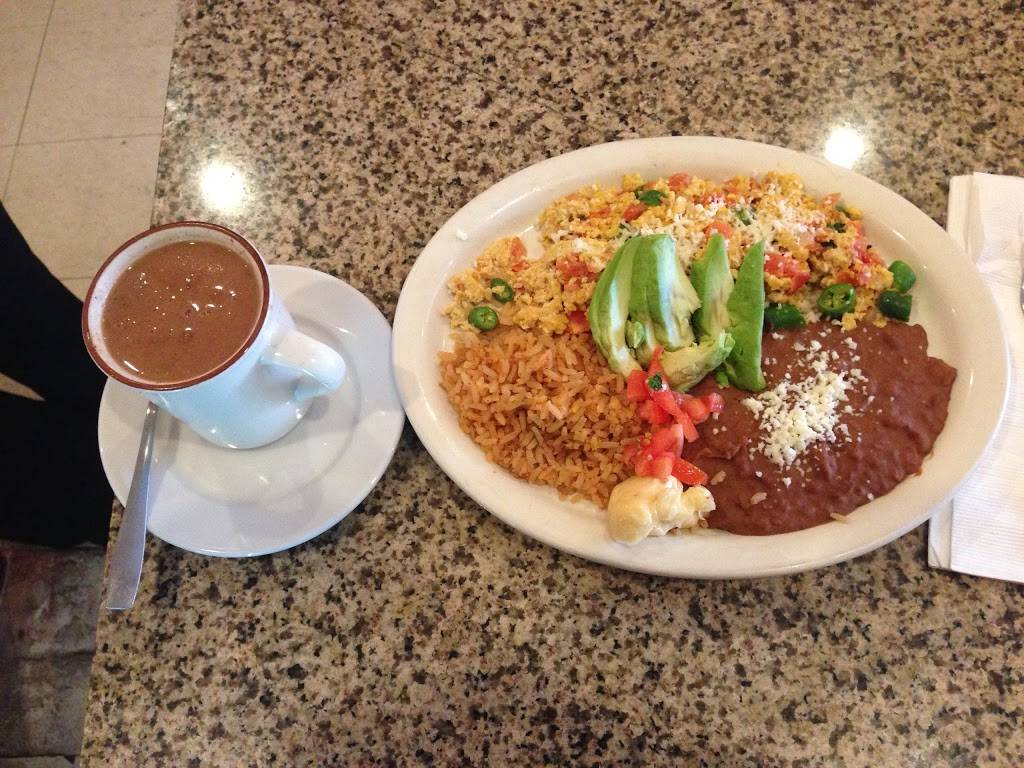 Restaurante Las Cazuelas | restaurant | 312 N Bush St, Santa Ana, CA 92701, USA | 7148359952 OR +1 714-835-9952