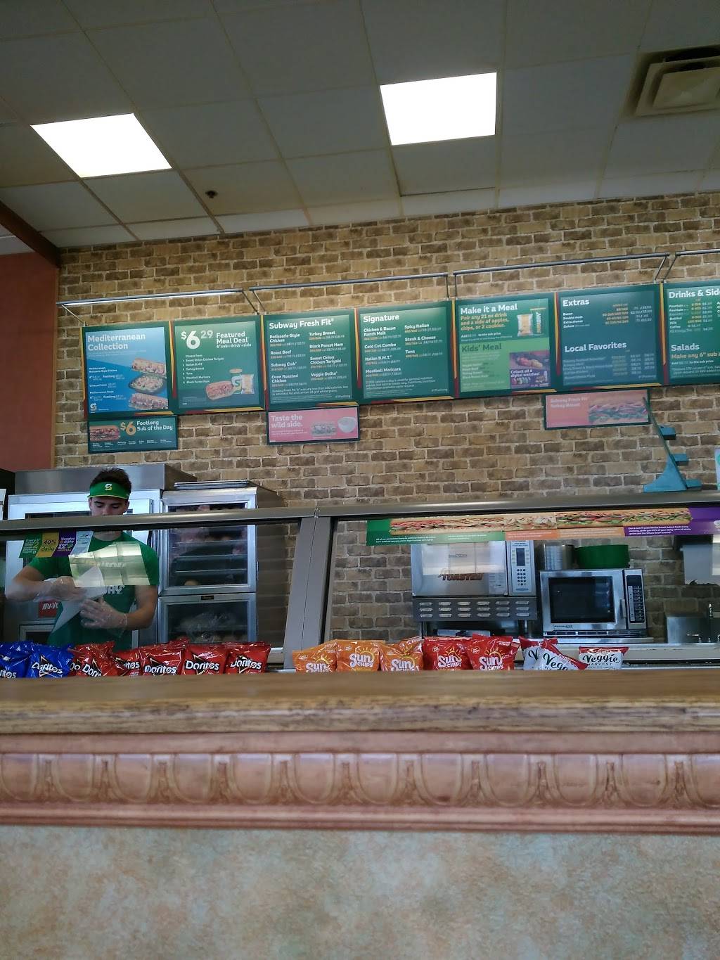 Subway Restaurants | restaurant | 53 S Randall Rd, North Aurora, IL 60542, USA | 6308977827 OR +1 630-897-7827