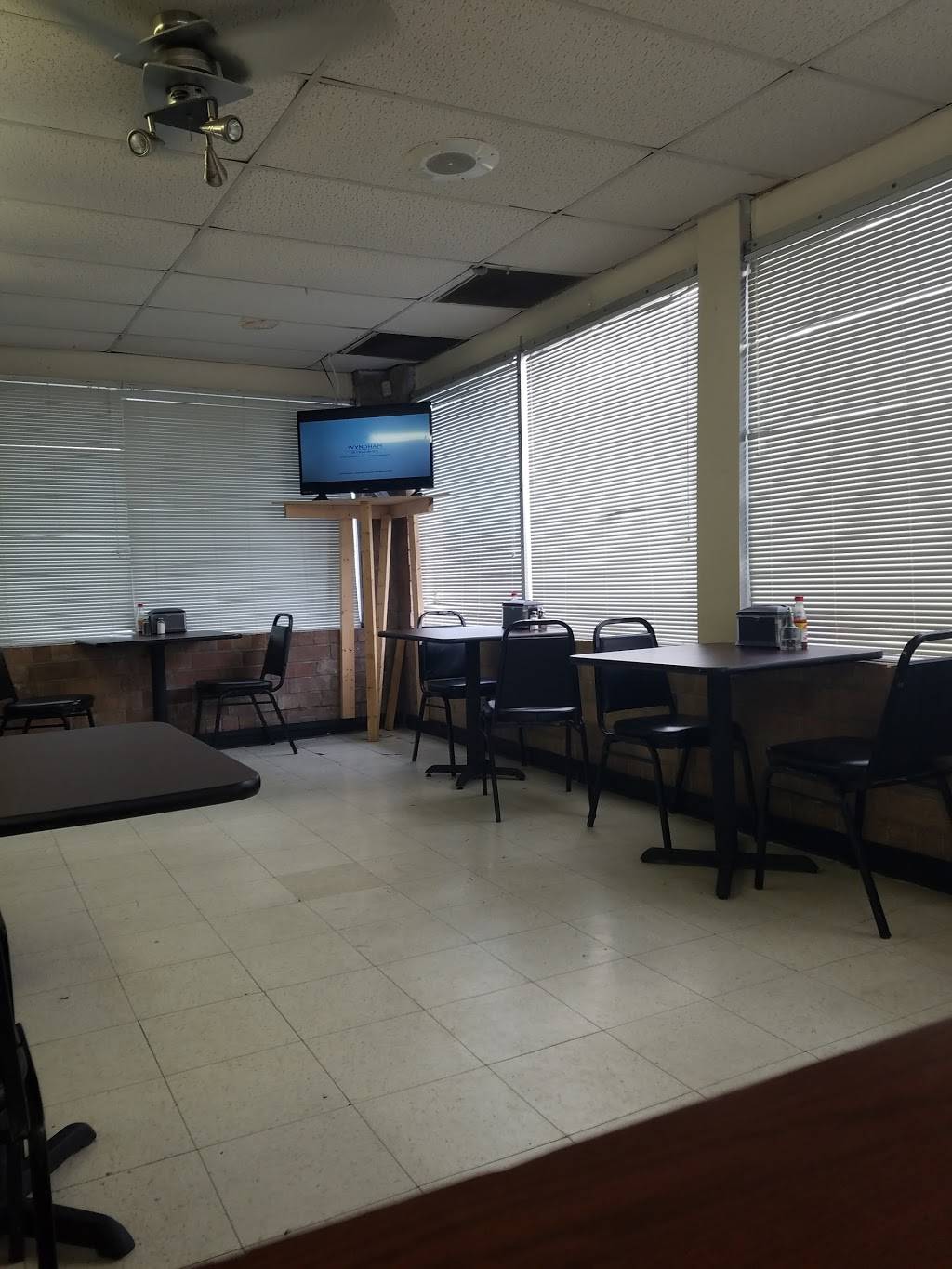 Queens Diner | restaurant | 300 Long Pointe Ln Suite 110, Columbia, SC 29229, USA | 8037642592 OR +1 803-764-2592