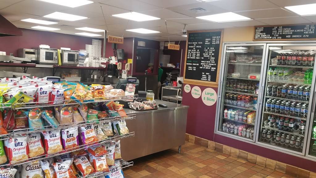 Sams Italian Foods | restaurant | 7 Main St, Freeport, ME 04032, USA | 2078654700 OR +1 207-865-4700