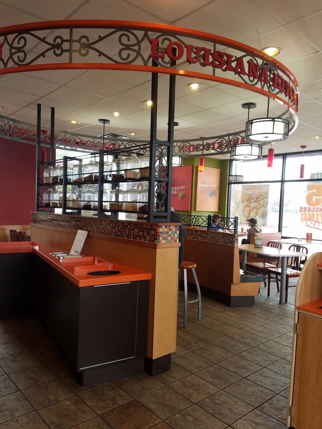 Popeyes Louisiana Kitchen | restaurant | 1716 S Loop 288, Denton, TX 76205, USA | 9405663224 OR +1 940-566-3224