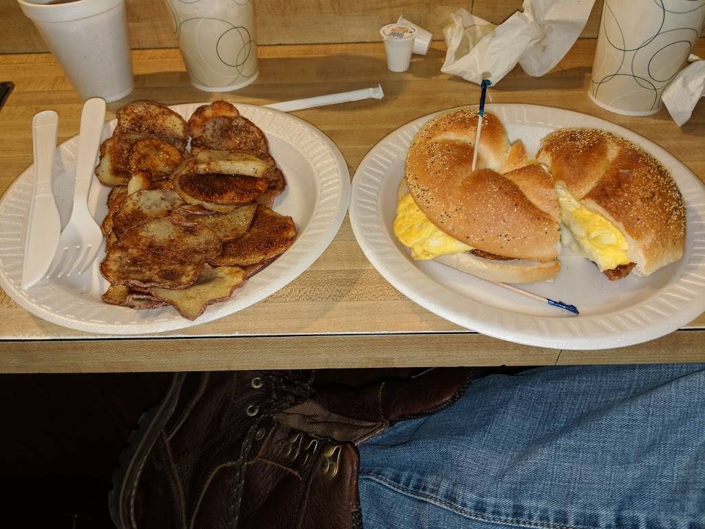 G&Ms Snack Bar | meal takeaway | Inside South Side Bowl, 125 Beech St, Scranton, PA 18505, USA | 5703421835 OR +1 570-342-1835