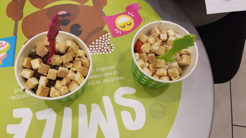 Menchies Frozen Yogurt | bakery | 1759 S, Alameda St Ste 102, Compton, CA 90220, USA | 3105377678 OR +1 310-537-7678