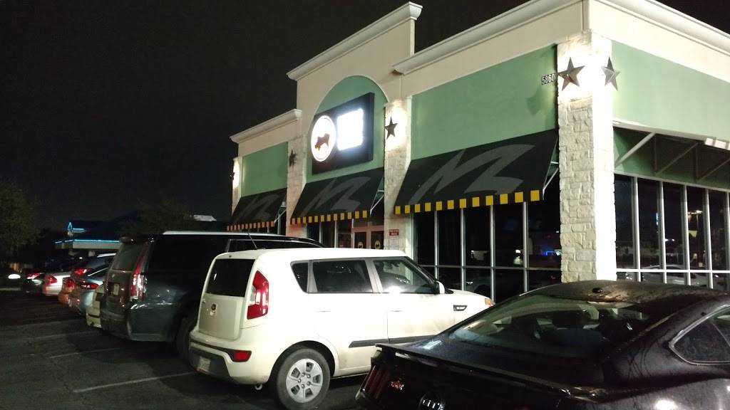 Buffalo Wild Wings | restaurant | 5860 De Zavala Rd, San Antonio, TX 78249, USA | 2106949464 OR +1 210-694-9464