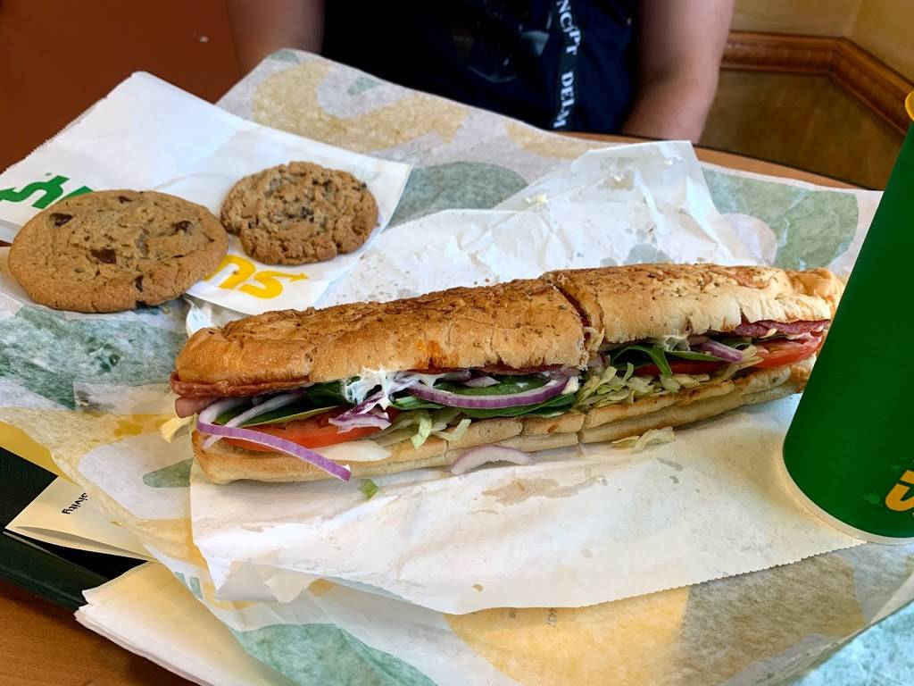 Subway | restaurant | 1300 W 49th St, Hialeah, FL 33012, USA | 3053624437 OR +1 305-362-4437