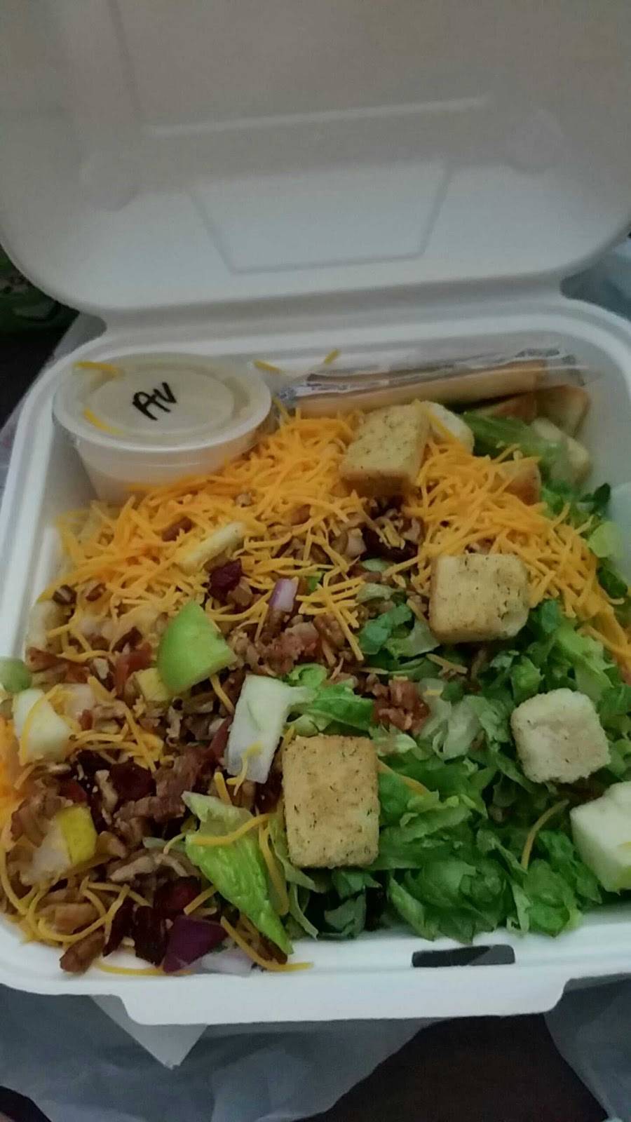 Salad Kraze | restaurant | 690 Avon Belden Rd, Avon Lake, OH 44012, USA | 4409339123 OR +1 440-933-9123