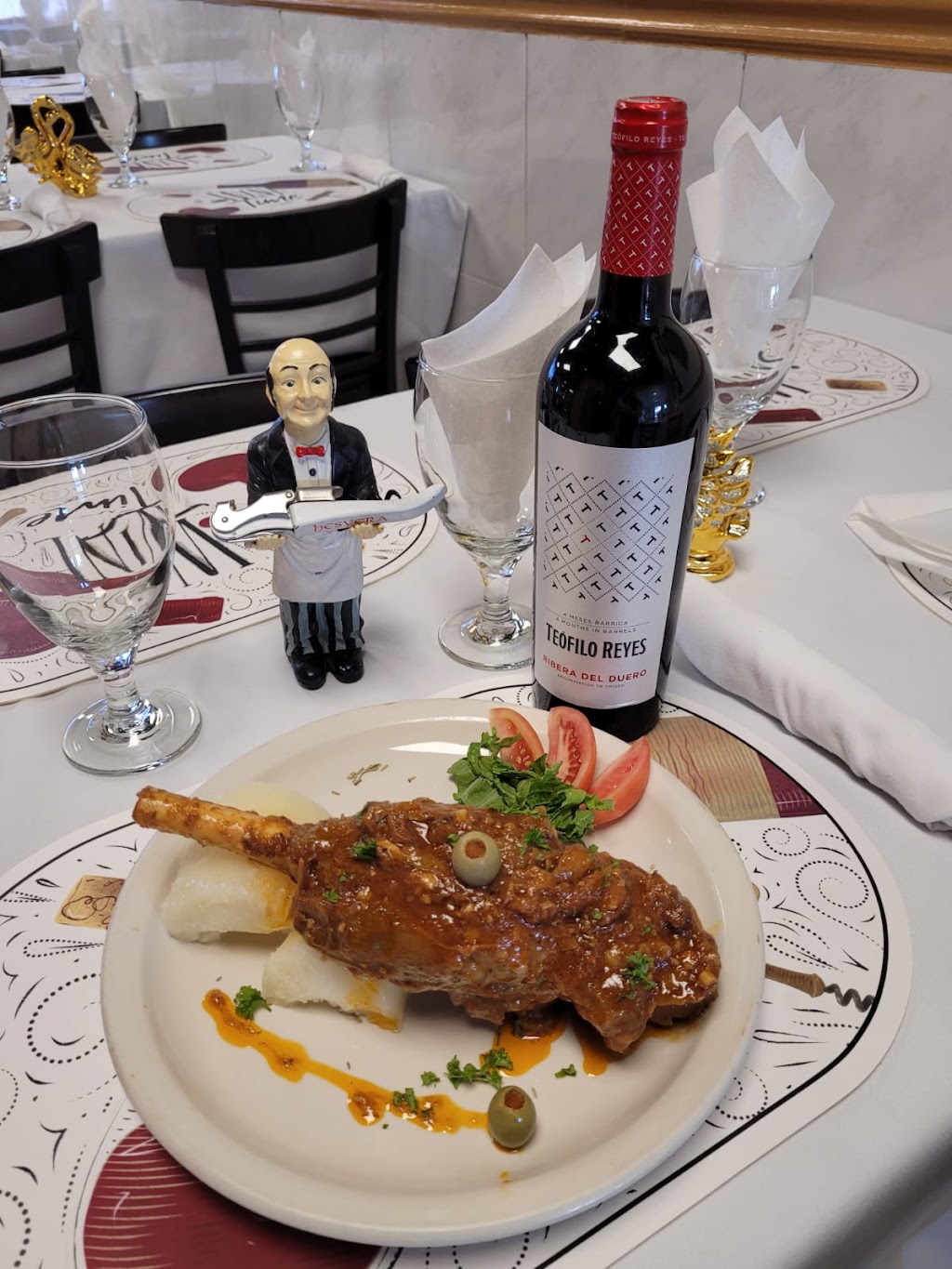 Carmens Cuban Cuisine | restaurant | 7400 NW South River Dr # B6, Medley, FL 33166, USA | 3058630301 OR +1 305-863-0301