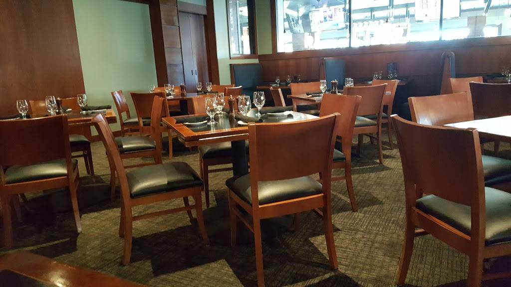 Baxters American Grille | restaurant | 100 Trade Center Drive, Champaign, IL 61820, USA | 2172399299 OR +1 217-239-9299