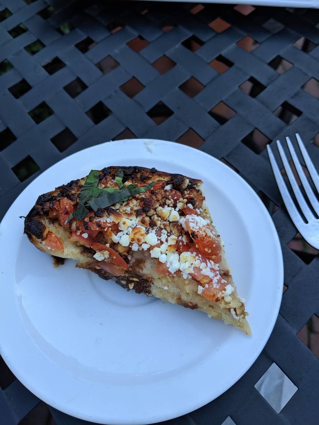 Courtyard Restaurant & Pub | night club | 1337 County Rd, Bourne, MA 02532, USA | 5085631818 OR +1 508-563-1818