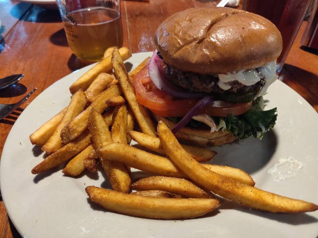 Pucketts Grocery & Restaurant - Downtown Chattanooga | restaurant | 2 W Aquarium Way, Chattanooga, TN 37402, USA | 4237088505 OR +1 423-708-8505