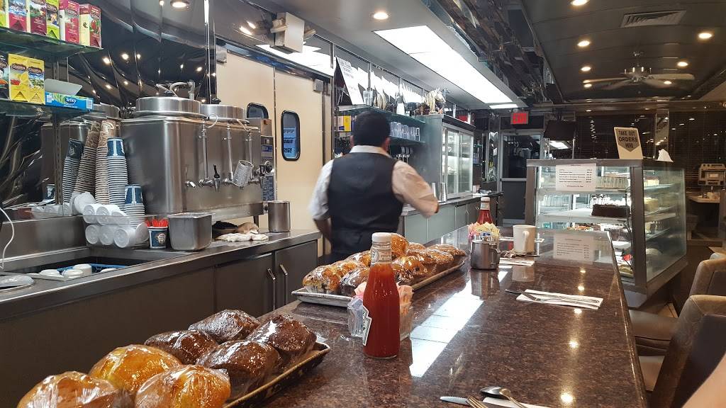 Triple Crown Diner | restaurant | 248-27 Jericho Turnpike, Queens, NY 11426, USA | 7183474600 OR +1 718-347-4600