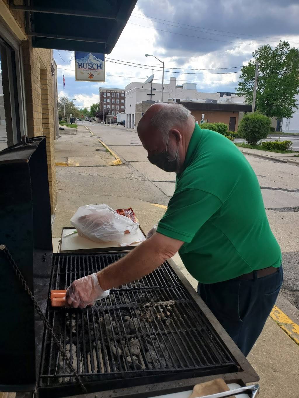 Dons Place Inc | restaurant | 207 W Morgan St, Jacksonville, IL 62650, USA | 2172432112 OR +1 217-243-2112