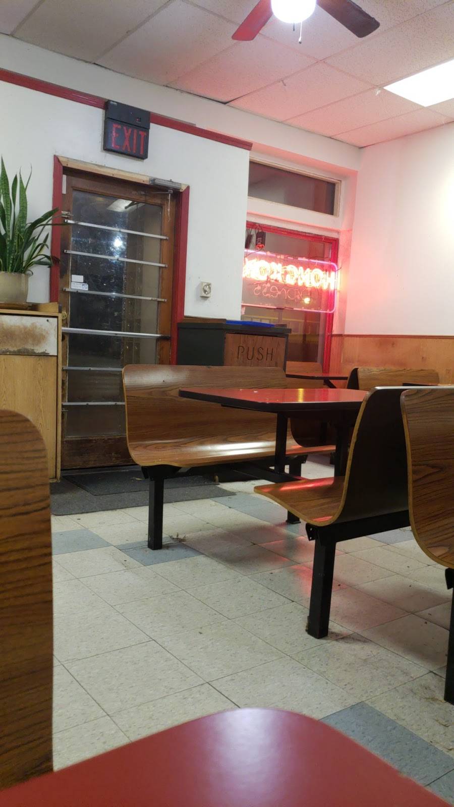 Hong Kong Express | restaurant | 2247 S Grand Blvd, St. Louis, MO 63104, USA | 3147719498 OR +1 314-771-9498