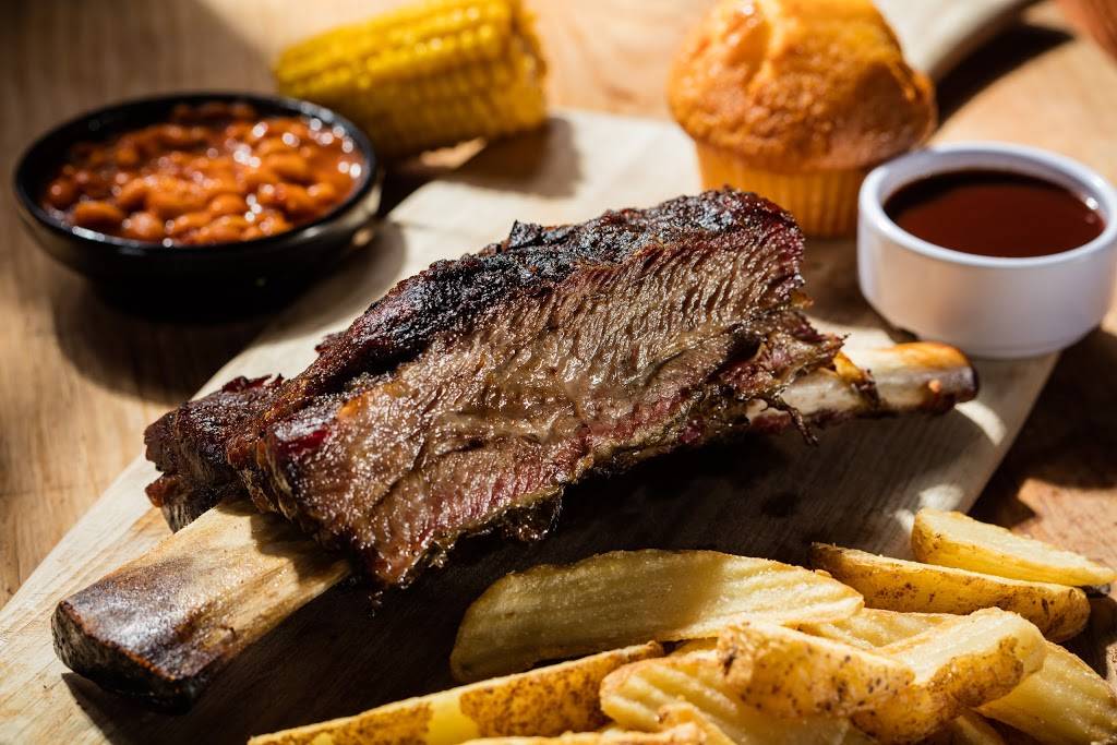 Famous Daves Bar-B-Que | restaurant | 7501 N Mesa St, El Paso, TX 79912, USA | 9157605355 OR +1 915-760-5355