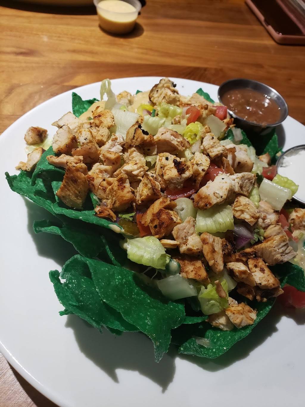 Hy-Vee Market Grille Express | restaurant | 207 NE Englewood Rd, Kansas City, MO 64118, USA | 8164544776 OR +1 816-454-4776