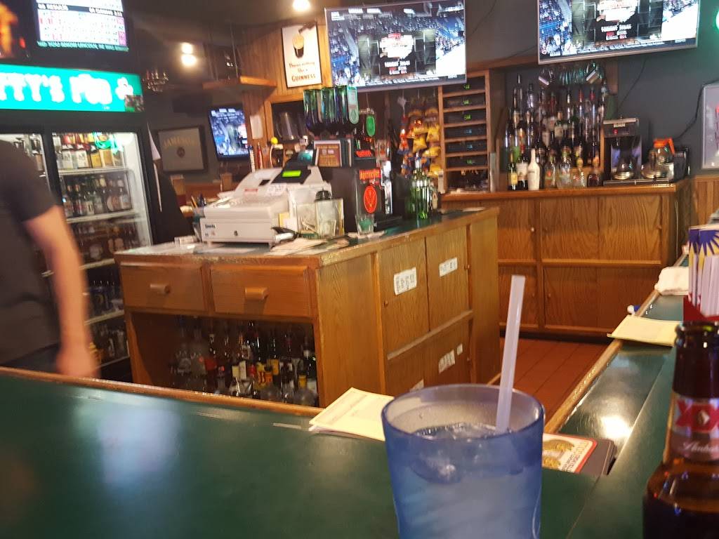 Pattys Pub | restaurant | 311 N Cotner Blvd, Lincoln, NE 68505, USA | 4024674471 OR +1 402-467-4471