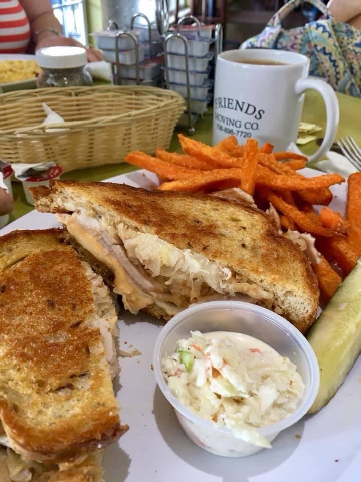 Sundance Grill | restaurant | 715 N Main St, Hiawassee, GA 30546, USA | 7068964745 OR +1 706-896-4745