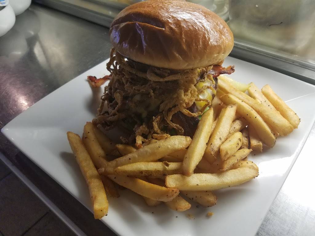 ZoGos Sports Grill & Video Gaming | restaurant | 2325 Sheridan Rd, Zion, IL 60099, USA | 2247897332 OR +1 224-789-7332