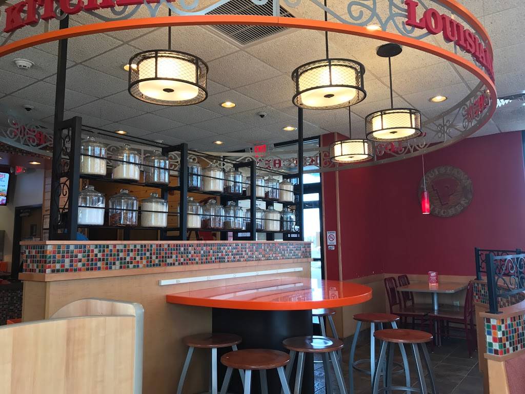 Popeyes Louisiana Kitchen | restaurant | 103 N Main St, East Peoria, IL 61611, USA | 3099660121 OR +1 309-966-0121