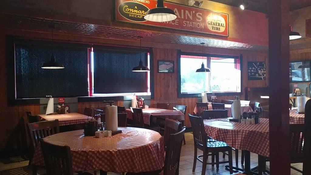 Famous Daves Bar-B-Que | restaurant | 3007 E Speedway Blvd, Tucson, AZ 85716, USA | 5208881512 OR +1 520-888-1512