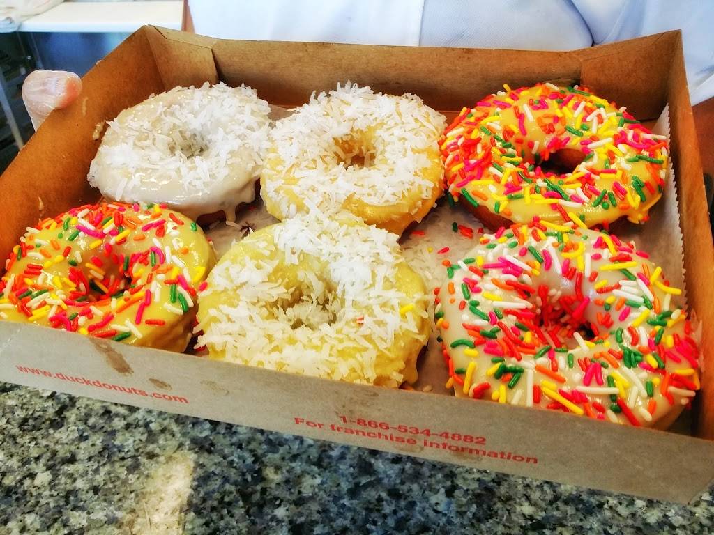 Duck Donuts Willow Lawn | bakery | 1601 Willow Lawn Dr #130, Richmond, VA 23230, USA | 8046731381 OR +1 804-673-1381