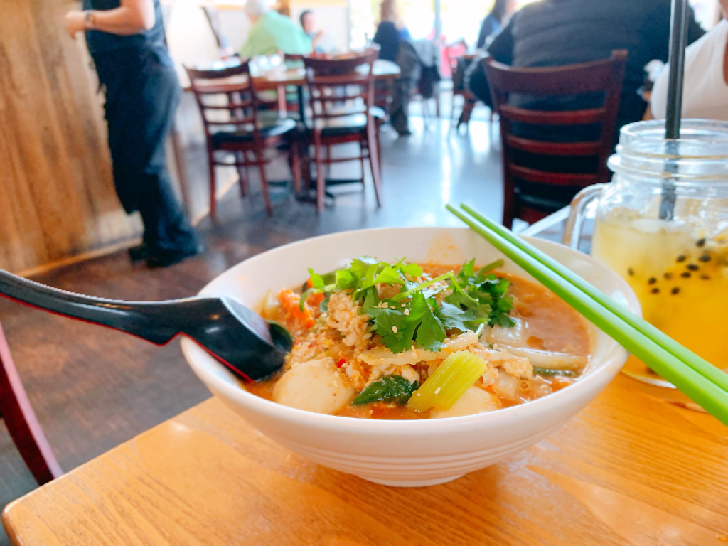 Talay Thai Restaurant | restaurant | 4520 200th St SW #208, Lynnwood, WA 98036, USA | 4256701340 OR +1 425-670-1340