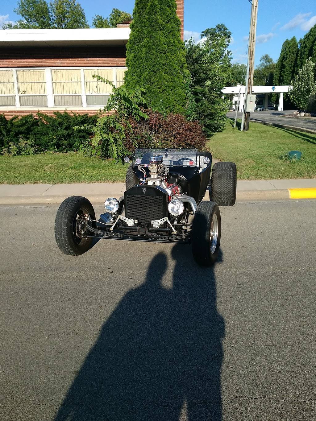 Dairy Queen Grill & Chill | restaurant | 316 N Main St, Monmouth, IL 61462, USA | 3097347828 OR +1 309-734-7828