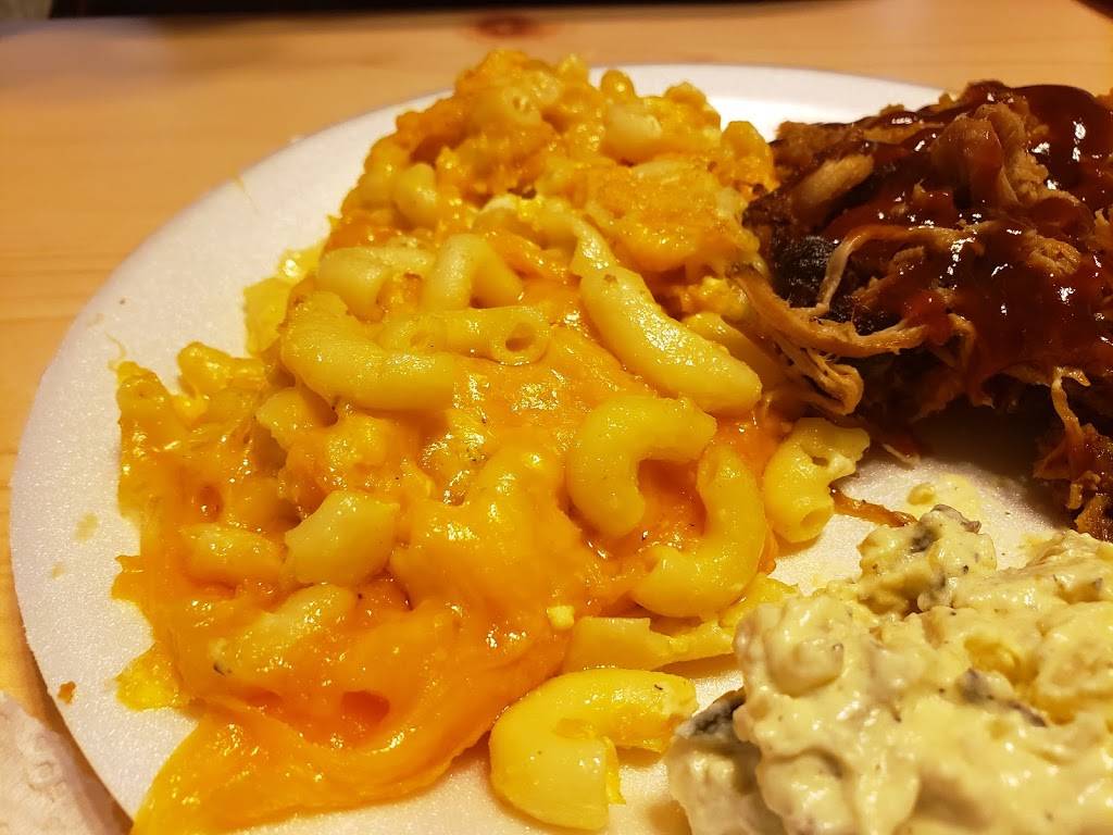 Barnhouse Barbeque | restaurant | 1440 S Live Oak Dr, Moncks Corner, SC 29461, USA | 8437611101 OR +1 843-761-1101