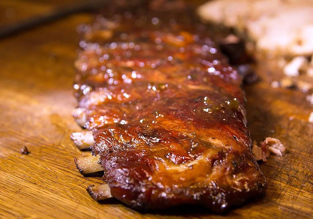 SLAB BBQ & Beer | restaurant | 7101 W, TX-71, Austin, TX 78735, USA | 5122438000 OR +1 512-243-8000