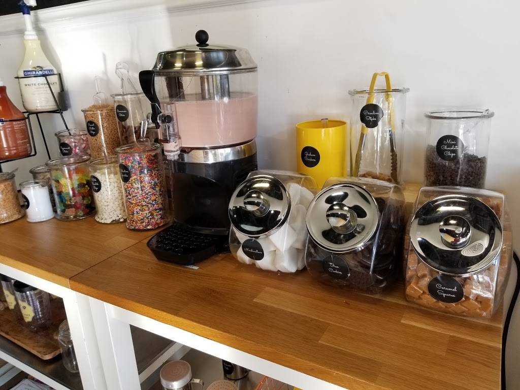 Honeybee Doughnuts | bakery | 7388 Red Rd, South Miami, FL 33143, USA | 7867732770 OR +1 786-773-2770