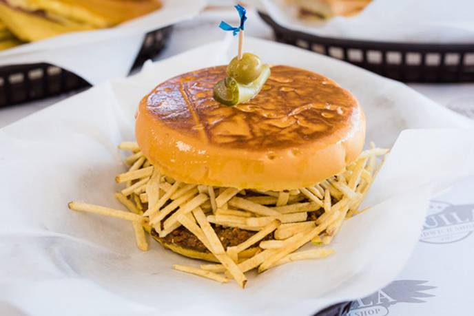 Aguila Sandwich Shop | meal takeaway | 3200 W Hillsborough Ave, Tampa, FL 33614, USA | 8138764022 OR +1 813-876-4022