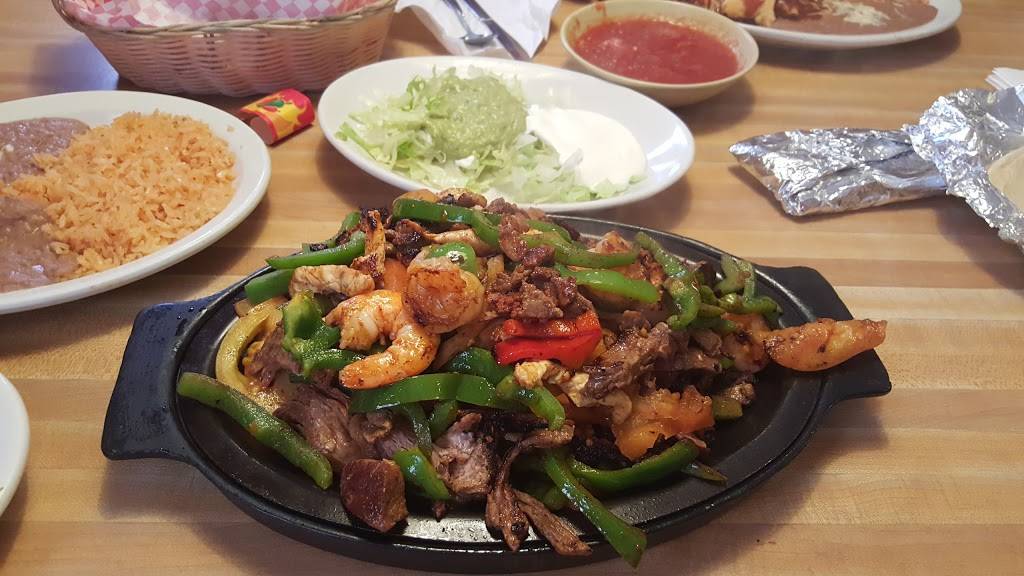 Fiesta Ranchera Mexican Restaurant | restaurant | 1041 J C Pkwy, Bloomington, IL 61705, USA | 3098207320 OR +1 309-820-7320