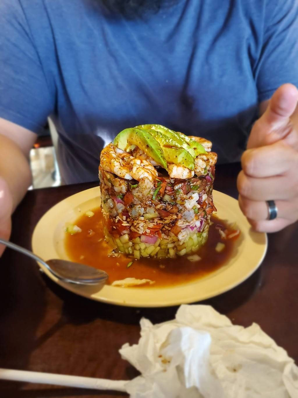 Birrieria y Mariscos El Apatzingan | restaurant | 215 N Douty St, Hanford, CA 93230, USA | 5595875087 OR +1 559-587-5087