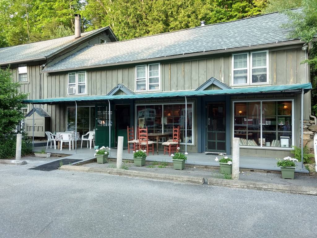 RSVP | restaurant | 7 Railroad St, West Cornwall, CT 06796, USA | 8606727787 OR +1 860-672-7787