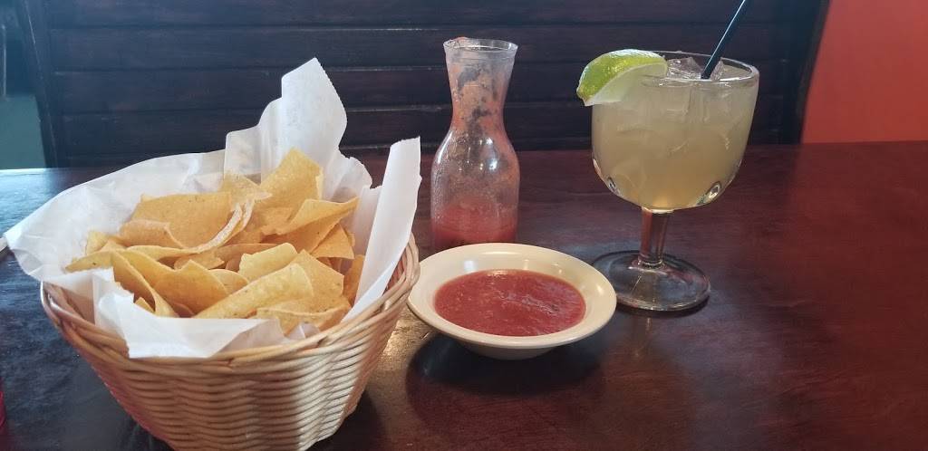 Los Tres Amigos Howell | restaurant | 4184 E Grand River Ave, Howell, MI 48843, USA | 5175458340 OR +1 517-545-8340