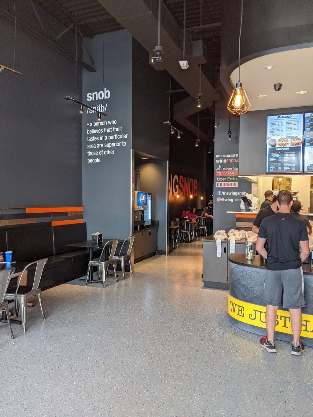 Wing Snob | restaurant | 205 S Livernois Rd, Rochester Hills, MI 48307, USA | 2489659464 OR +1 248-965-9464