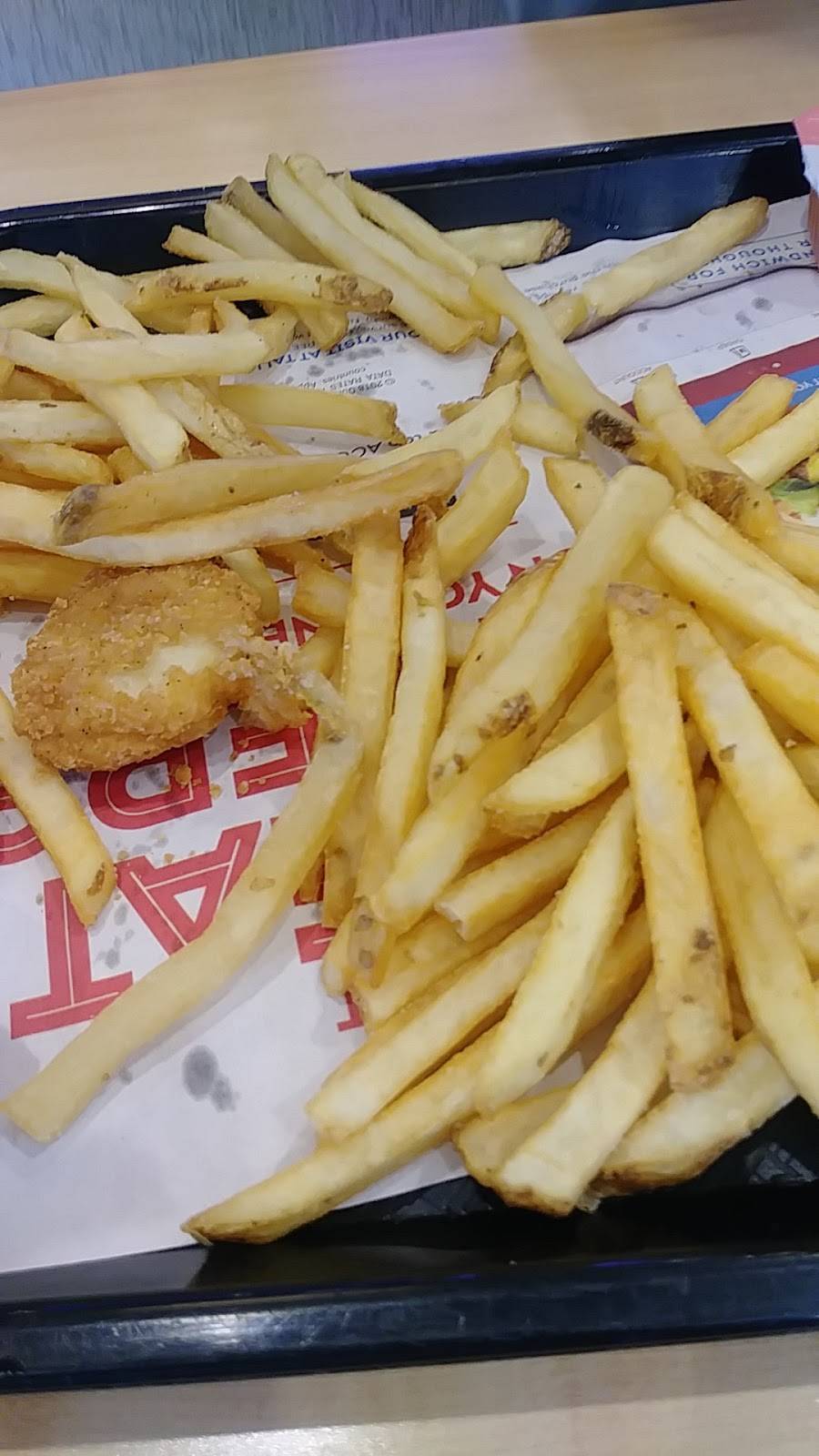 Wendys | restaurant | 99 Winthrop Ave, Lawrence, MA 01843, USA | 9786820565 OR +1 978-682-0565