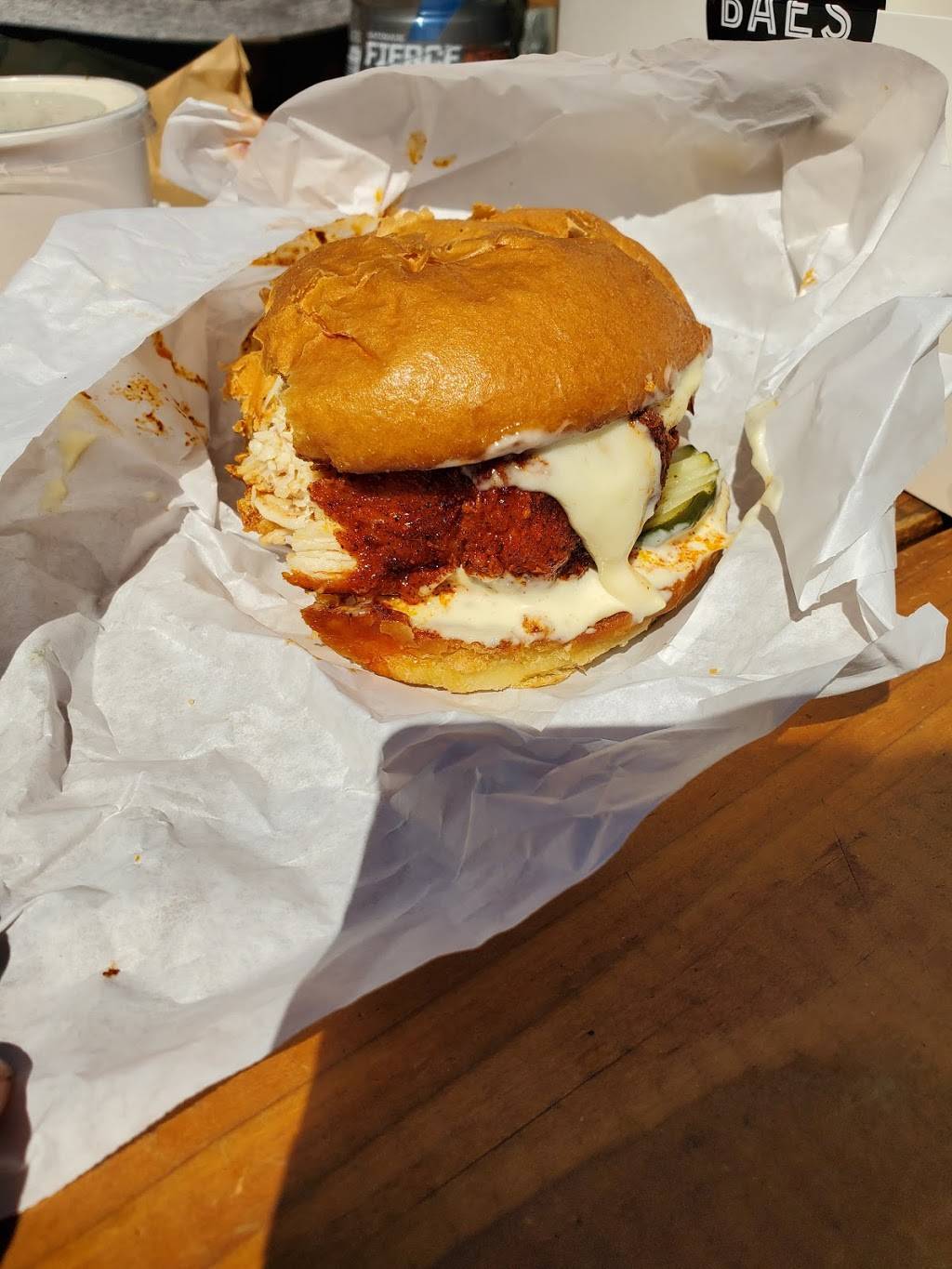 BAES Fried Chicken | restaurant | 1613 SE Bybee Blvd, Portland, OR 97202, USA | 9713526954 OR +1 971-352-6954