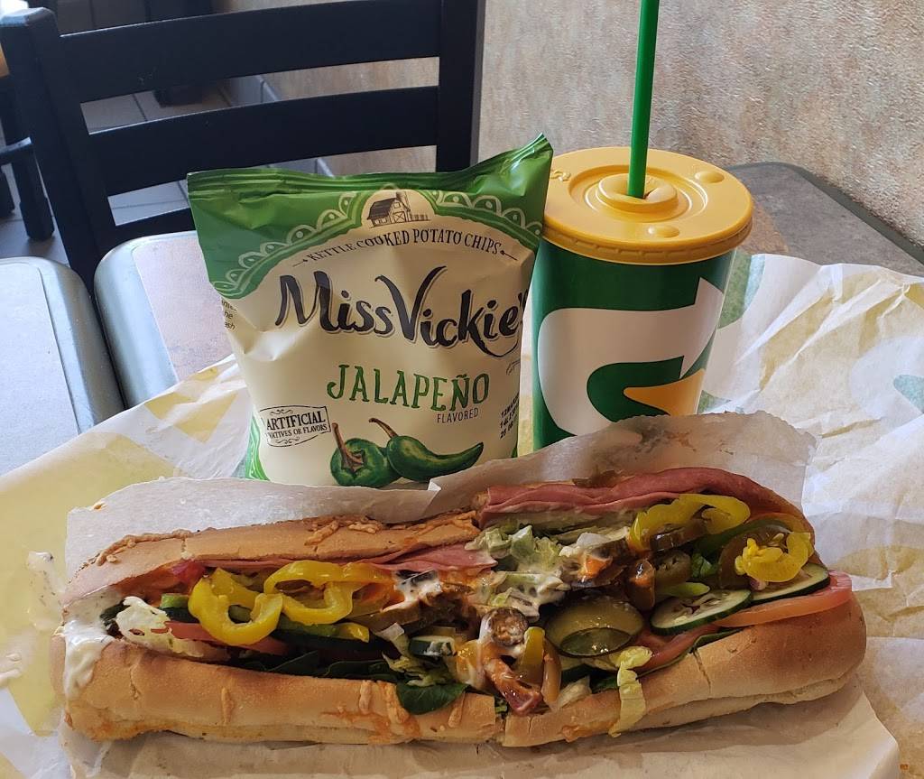 Subway Restaurants | restaurant | 271-06 Union Tpke, Queens, NY 11040, USA | 7183470477 OR +1 718-347-0477