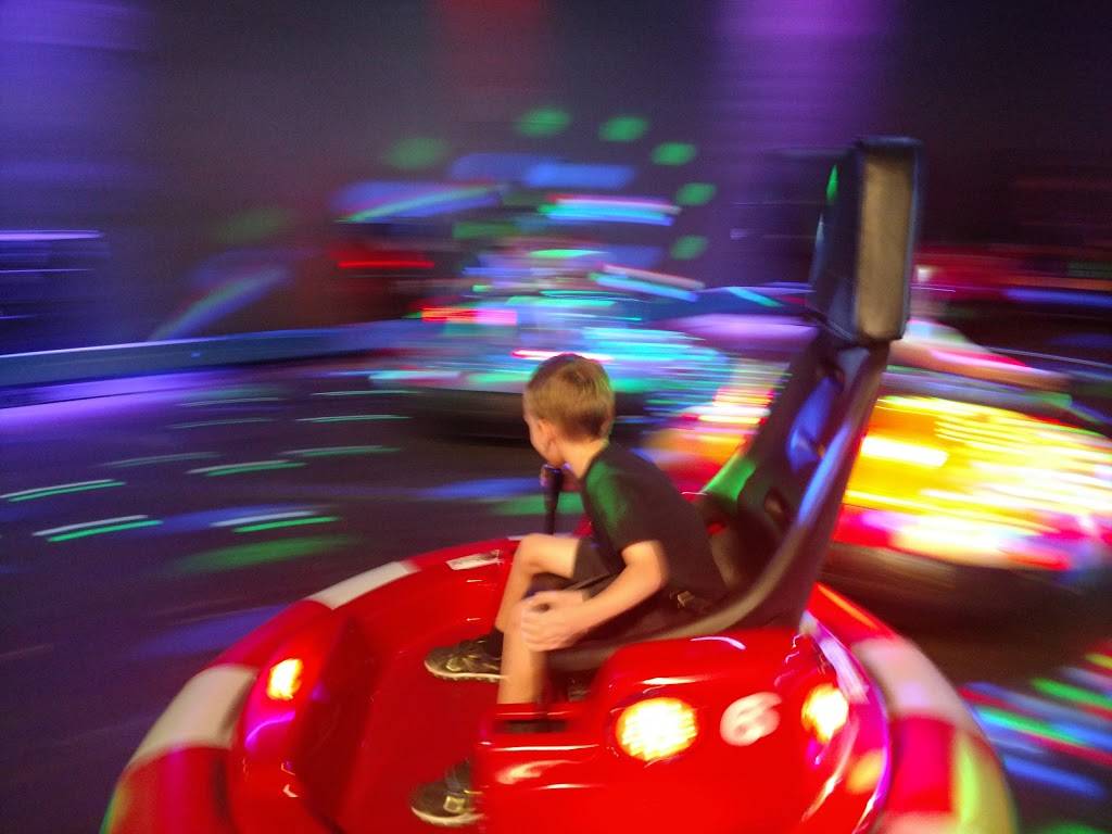 Whipples Fun Center | restaurant | 1510 E Bell Rd #300, Phoenix, AZ 85022, USA | 6028028350 OR +1 602-802-8350