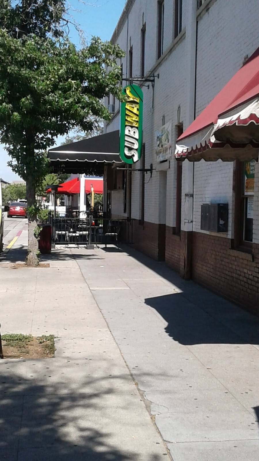 Subway Restaurants | restaurant | 180 E C St, Upland, CA 91786, USA | 9099329220 OR +1 909-932-9220