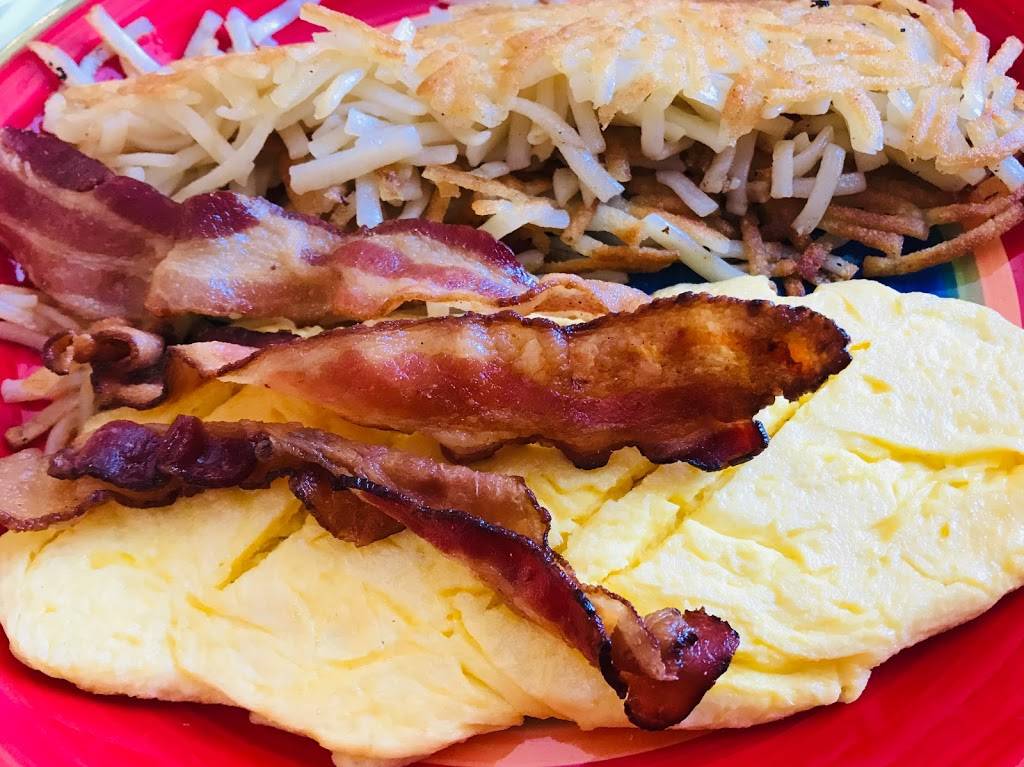 Dinos Family Restaurant | restaurant | 350 E Sugar Creek Rd, Charlotte, NC 28213, USA | 7045965030 OR +1 704-596-5030