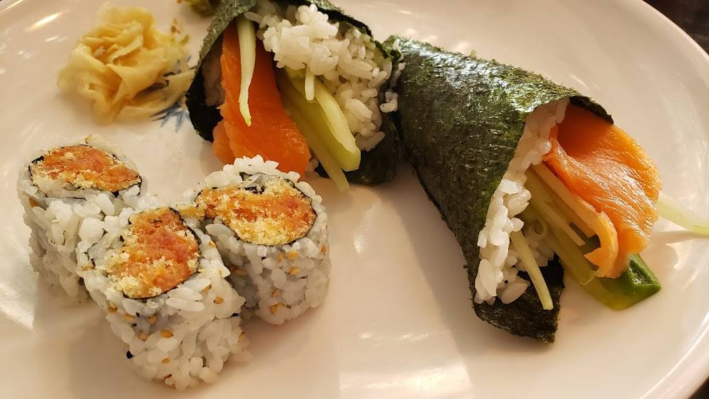 Aki Sushi | restaurant | 303 SE 17th St, Ocala, FL 34471, USA | 3523693388 OR +1 352-369-3388