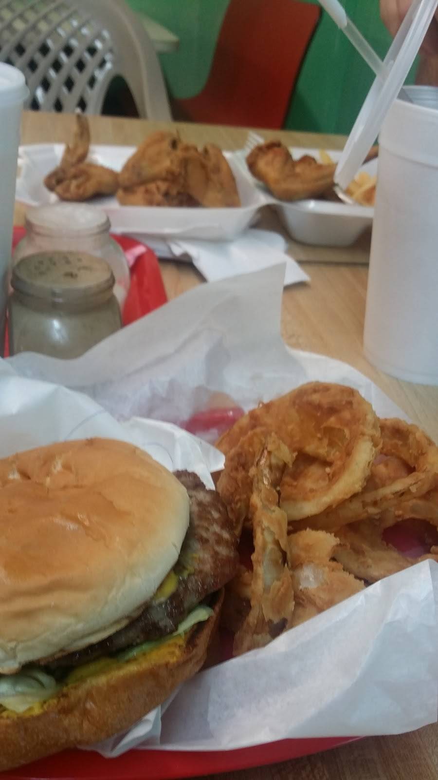 Leos Burger | restaurant | 1602 Bayou Rd, La Marque, TX 77568, USA | 4099387651 OR +1 409-938-7651