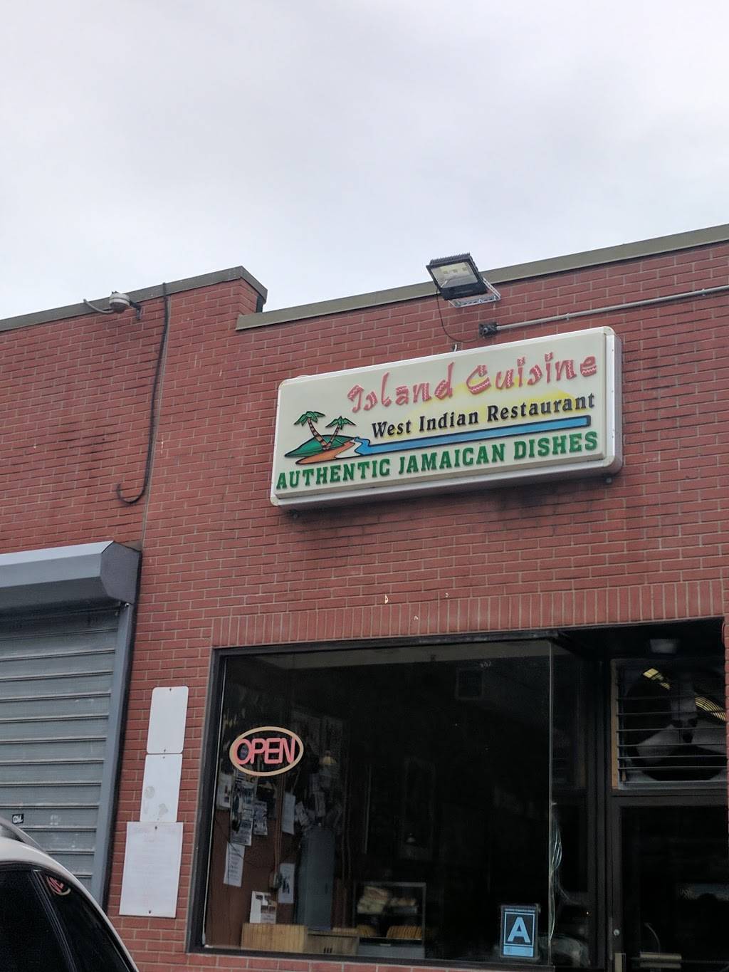 Island Cuisine | restaurant | 300 Farmington Ave, Hartford, CT 06105, USA | 8605253663 OR +1 860-525-3663