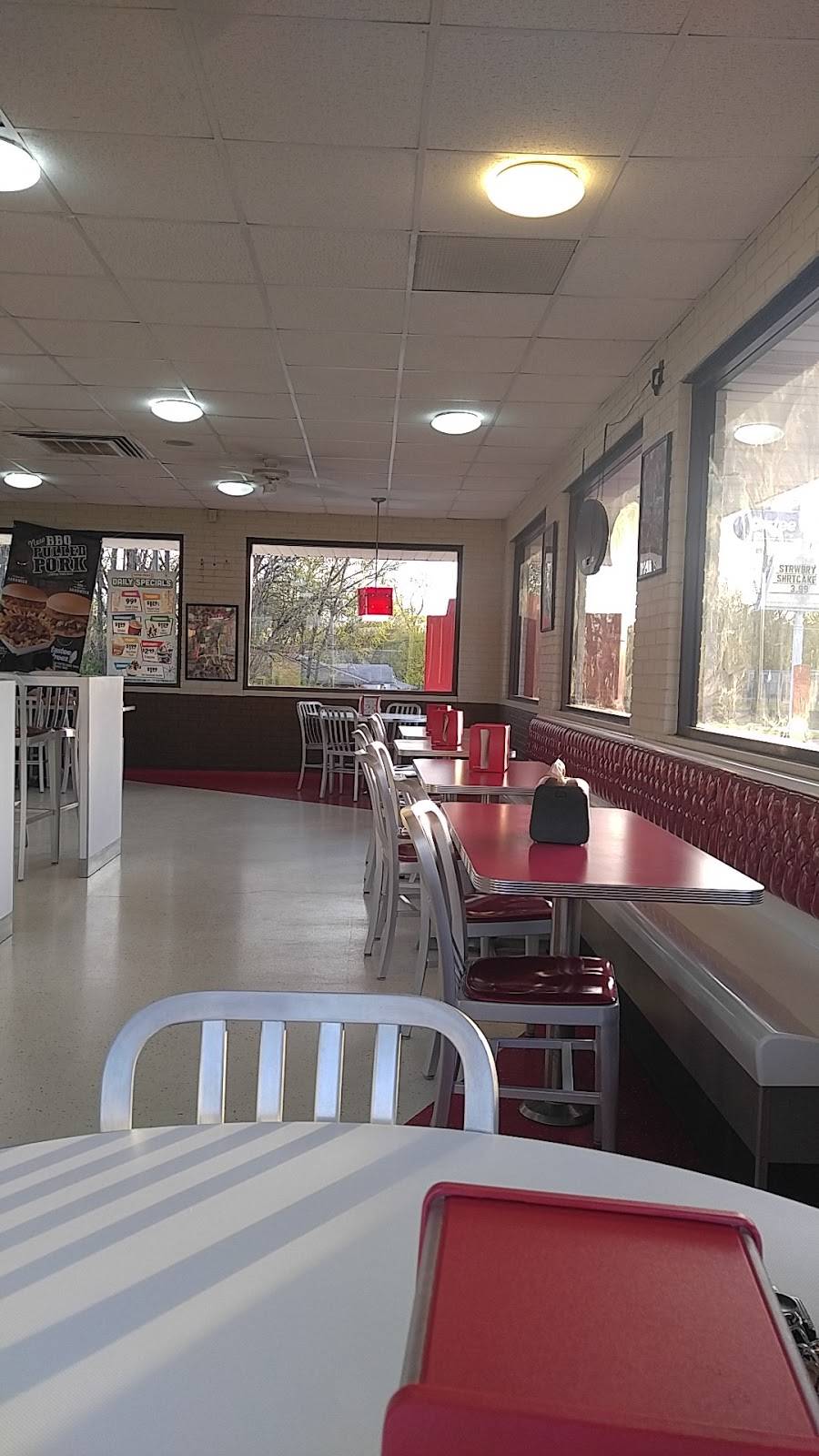 Tastee Freez | restaurant | 805 W 3rd St, Mt Carmel, IL 62863, USA | 6182624226 OR +1 618-262-4226