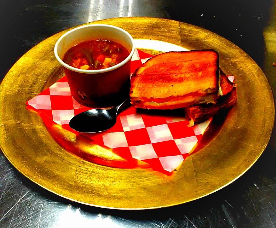 Sams Sweets and Treats | restaurant | 991 S Main St, Cleveland, GA 30528, USA | 7062191622 OR +1 706-219-1622