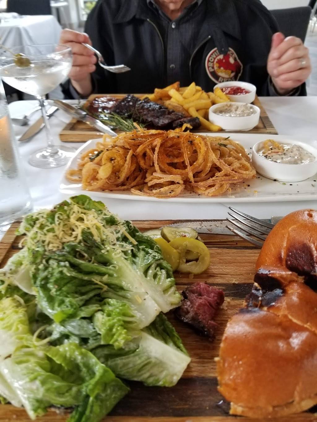 Seventh & Dolores | restaurant | 7th Avenue & Dolores St, Carmel-By-The-Sea, CA 93921, USA | 8312937600 OR +1 831-293-7600